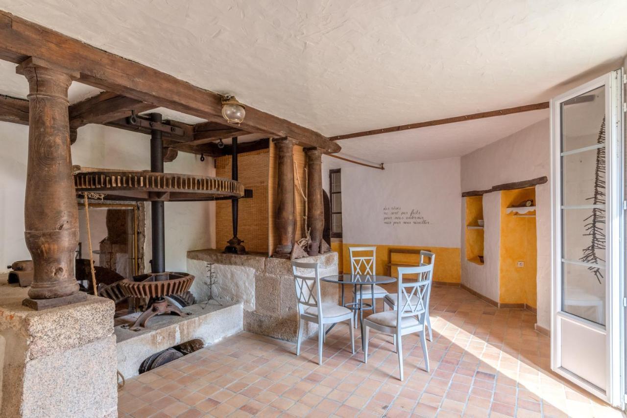 Le Moulin De Pilet Mortagne-sur-Sevre Exterior foto