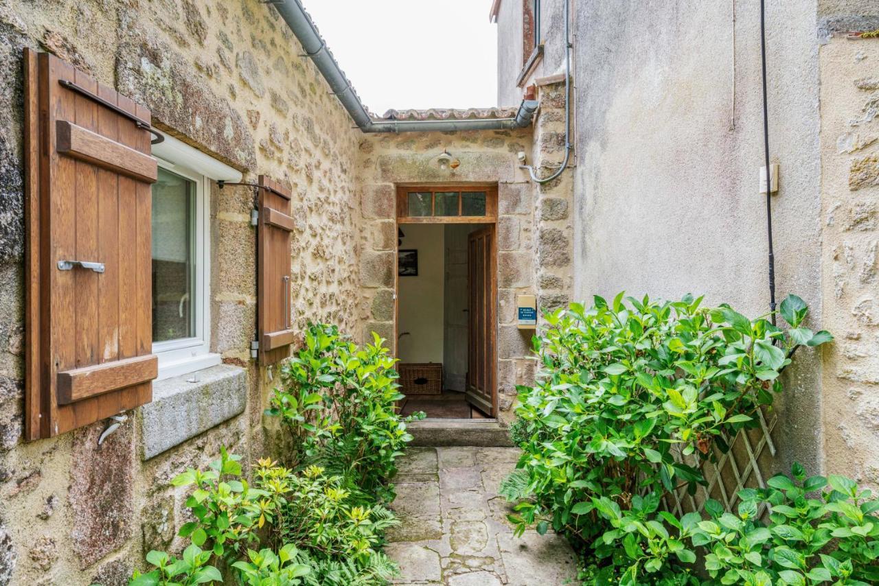 Le Moulin De Pilet Mortagne-sur-Sevre Exterior foto
